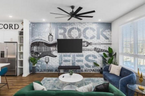 Spacious Home with Large Patio Rooftop Deck and Garage
